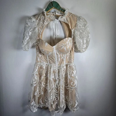 Macacão Blithe LA branco de renda sobre versailles nude, novo com etiquetas, G - Imagem 1 de 4