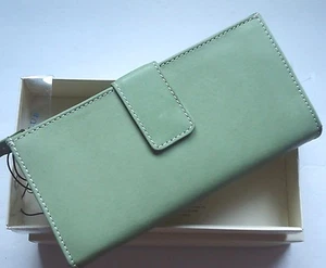Ladies Leather Checkbook Wallet, Green NEW - Picture 1 of 8