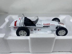 ROGER WARD # 1 KAISER ALUMINUM SPECIAL VINTAGE DIRT CHAMP CAR 1:18 GMP 7621 - Picture 1 of 10