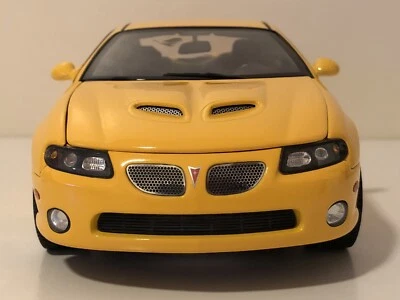 1:18 2005 Pontiac GTO Yellow Jacket GMP - Image 1 of 4