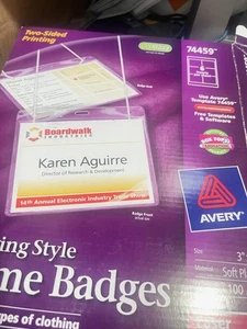 Avery 74459 hängender Stil 3x4 Laser/Tintenstrahl 100 Abzeichen & Kordeln 2-seitiger Druck M4 - Bild 1 von 4