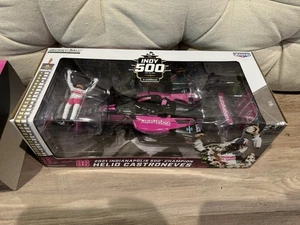Helio Castroneves 2021 Indianapolis 500 Winner Diecast 1:18 Indycar With Figure - Picture 1 of 2