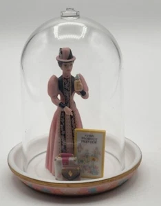 Avon 2004 -05 Mrs PFE Albee President's Club Award Miniature Figurine with Globe - Picture 1 of 7