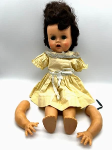 Muñeca bebé espeluznante de colección decoración de Halloween casa embrujada utilería horror espeluznante - Imagen 1 de 6