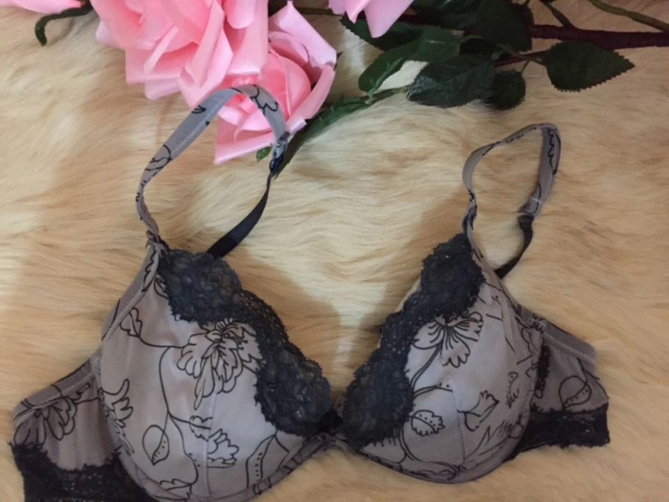 Sujetador Lovable talla it 4b us 36b eu 80b acolchado con aros gris encaje negro  Foto 1 de 4