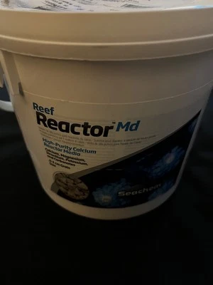 Reactor de Arrecife MD Seachem Zeolita Marina - Amoníaco y Metales Pesados 4 L Foto 1 de 4