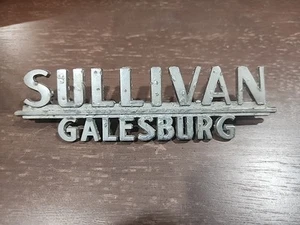 Sullivan--Galesburg--Metal Dealer Emblem Car vintage SM7182 - Bild 1 von 3