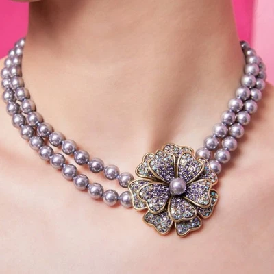 Collar Heidi Daus Passionate Posey Distintivo Flor de Cristal 2 Hilos Cuentas Gris Foto 1 de 4