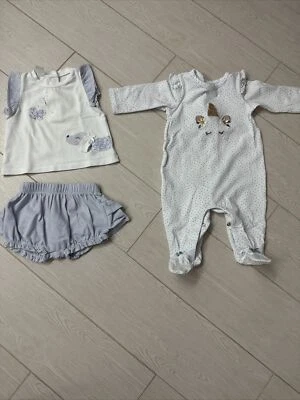 Completo Neonata Tutina + Maglietta + Gonna/pantalone (taglia  1-2 Mesi) - Immagine 1 di 4