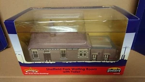 RARE SceneCraft by Bachmann 44-090 Sheffield Park Waiting Room with Toilet NEW - Picture 1 of 3