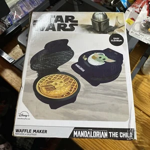 Star Wars The Mandalorian The Child Waffle Maker Baby Yoda Waffles New - Picture 1 of 4
