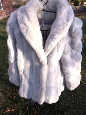 Vintage 1980’s Jordache Faux Fur Coat. Lining 100% Acetate SZ 11/12- made in USA - Image 1 of 4