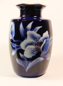 Japanische handbemalte Porzellan Vase Kobaltblau Flora und Goldrand - Bild 1 von 8