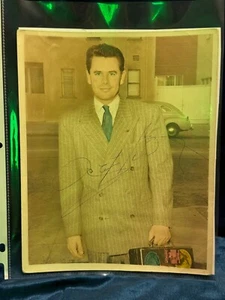 👀 Young Glenn Ford signed Autogramm 8x10 Foto "Gilda" "Superman" 👀 - Bild 1 von 2