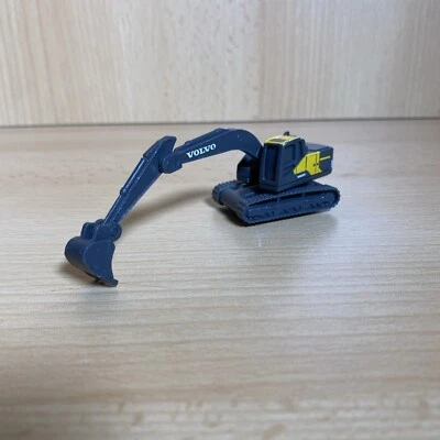 Volvo EC220E Excavator Plastic Toy Model Crawler Digger (3") Maisto - Image 1 of 4