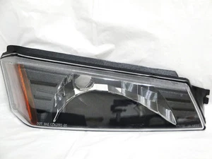 Front Side Signal Park Light Lamp Passenger Side For 2002-06 Avalanche Body Clad - Picture 1 of 1