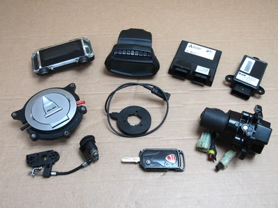 Juego de instrumentos de bloqueo ECU Ducati Diavel 2013 23.476 millas (9904) Foto 1 de 4