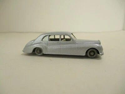 Matchbox Lesney #44B-4 ROLLS ROYCE SILVER/GREY PHANTOM V SILVER WHEELS RESTORED - Image 1 of 4