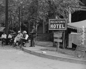 Ducktown Hotel Town Folk 1940s Vintage 8x10 Reprint Of Old Photo 1 - Bild 1 von 1