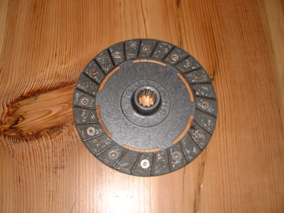 Kupplungsscheibe Kupplung Trabant 601 ungefedert regeneriert wie NEU Mitnehmer - Bild 1 von 1