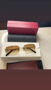 Firma Big C Oro Cuadrado/Claro o Gris Alambres Cuerno de Búfalo Madera Puffs Vidrio - Imagen 1 de 3