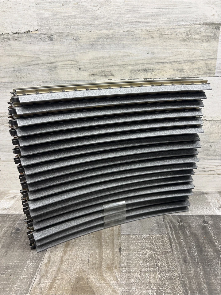 MTH Fast Track 18 curves O scale 3 rail 0-72 - Image 1 of 2