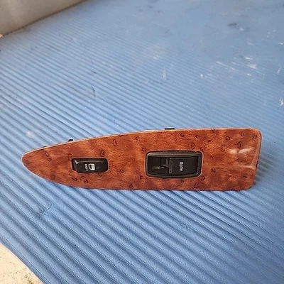 05-09 INTERRUPTOR VENTANA ELÉCTRICA LADO DERECHO PASAJERO DELANTERO TOYOTA AVALON Foto 1 de 3