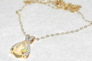 Opal Gold Pendant 9ct Gold Natural Ethiopian Opal & 18" 9ct Gold Chain - Picture 1 of 9