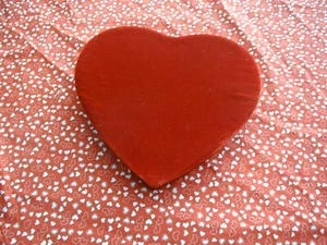 RED VELVET HEART SHAPE VALENTINE CANDY BOX VERY SOFT - Picture 1 of 4