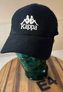 Kappa Mütze schwarz Größe 59 weiß Stickerei verstellbar Omni Logo. Sehr guter Zustand. E4 - Bild 1 von 3