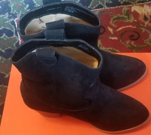 WOMAN'S CHINESE BLACK SUEDE ANKLE BOOTS SIZE 7 - Picture 1 of 3