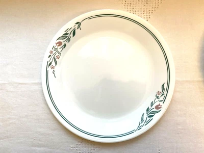 Plato de Cena Corelle Romero Patrón 10.25 Flores Lavanda con 2 Líneas Verdes Foto 1 de 4