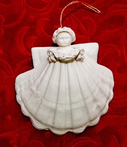 Margaret Furlong 1995 Muschel Engel hält Blumengirlande - Ornament 3"  - Bild 1 von 2
