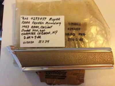 NOS 4293459 Mopar guardabarros trasero moldura 1983 Aries, Reliant, Dodge y Chrysler Foto 1 de 2