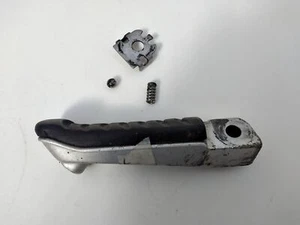 Triumph Tiger 1050 2006 2012 Trittbrett hinten rechts - Bild 1 von 8