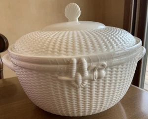 Rare WEDGWOOD Nantucket Basket MADE IN ENGLAND Soup Tureen - Picture 1 of 9