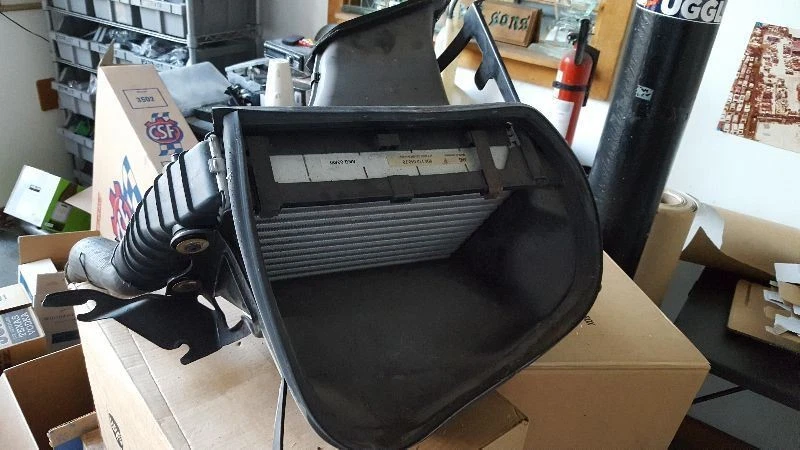 Intercooler derecho pasajero excluyendo GT2 compatible con 01-05 PORSCHE 911 374911 Foto 1 de 4