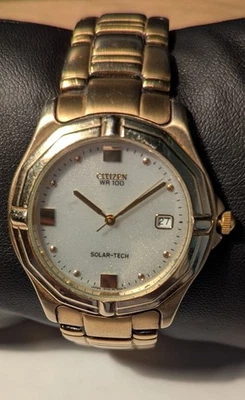 Reloj Citizen Solar Tech A114-H16544 Tono Dorado  Foto 1 de 3