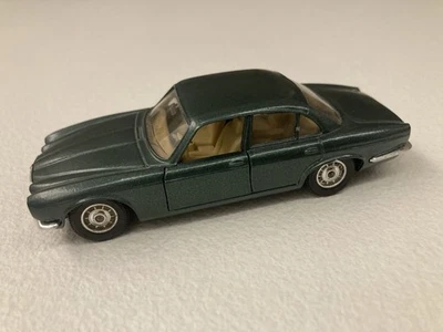 Modellino Jaguar XJ12 Solido Scala 1:43 Verde Metallizzato - No Box - Immagine 1 di 3