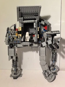 LEGO AT AT juego incompleto con una minifigura - Imagen 1 de 3