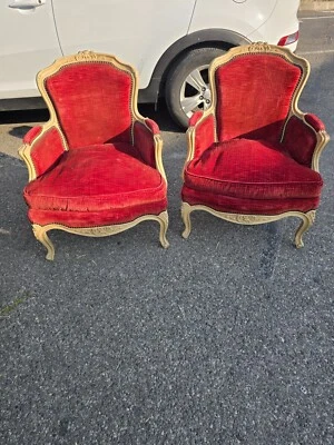 fauteuil bergère louis XV, bois peint tres belle patine, tissu bordeaux - Photo 1/3