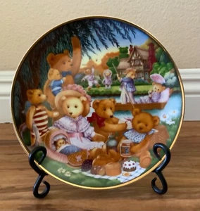 A TEDDY BEAR PICNIC 1991 Franklin Mint by Carol Lawson Limited Edition Plate  - Picture 1 of 5