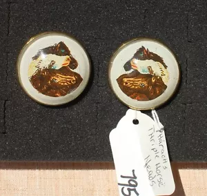 31-25 - Paar Vintage Zaumrosetten 1 3/4" Glas gewölbt PHARAONEN DREIFACHPFERDE - Bild 1 von 2