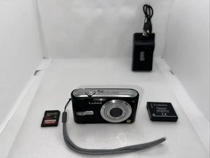 Panasonic Digital Camera Lumix DMC-FX12 7.2MP Tested Plus Charger Battery 16GB - Picture 1 of 9