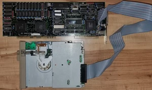 Emulator komputera Commodore Amiga karta A2000 + napęd dyskietki CHINON FZ-502 51⁄4" + kabel - Zdjęcie 1 z 7