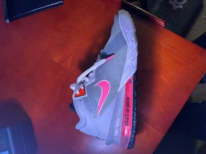 Nike LeBron 18 Low 'Bugs vs Marvin' LightSmokeGrey/Green CV7562-005 Größe 11 NEU - Bild 1 von 5