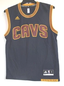 CAMISETA ADIDAS CLEVELAND CAVALIERS EQUIPO EN BLANCO AZUL MARINO MEDIANA - Imagen 1 de 9