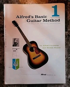 De colección. 1959 Alfred’s Basic Guitar Method Instruction Music Book 1 con guía de acordes - Imagen 1 de 2