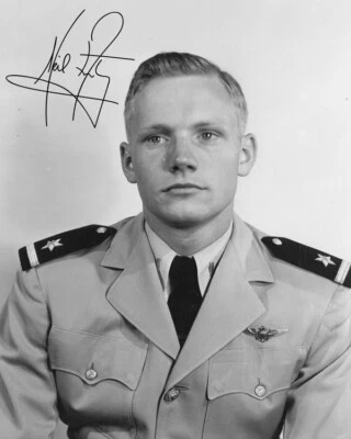 Repro-Autogramm - Neil Armstrong in Uniform - 11,4 x 14,3cm - Bild 1 von 4