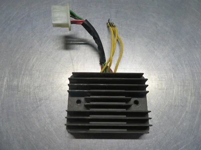 EB710 2004 04 APRILIA RSV1000R VOLTAGE REGULATOR - Изображение 1 из 4